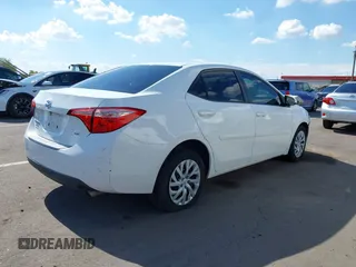 2018 Toyota Corolla L z VIN 2T1BURHE3JC076160, wystawiony jako IAAI lot #42395672 z przebiegiem 77 101 mil mil oraz . Historia ofert i sprzedaży dostępna na DreamBid. Obrazek 4.