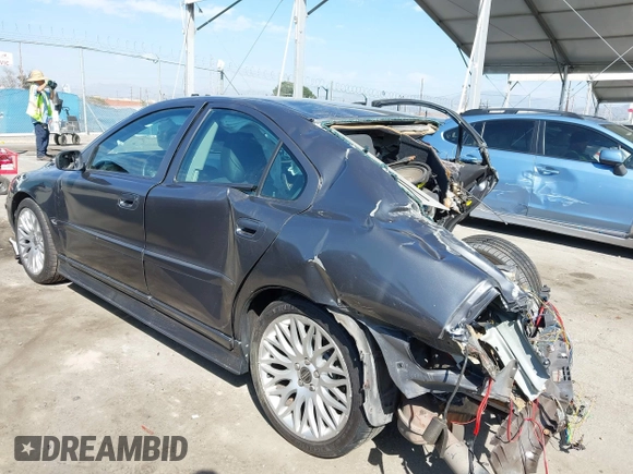 2006 Volvo S60 2.4L Turbo with VIN YV1RS547162508281, listed as a IAAI auction lot 41669803 with 1 mi miles. Bid and sale history available at carsss.com. Image 3.