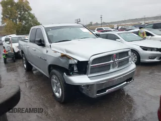 2012 Ram 1500 Big Horn z VIN 1C6RD6GT3CS224300, wystawiony jako IAAI lot #40807733 z przebiegiem 145 495 mil mil oraz . Historia ofert i sprzedaży dostępna na DreamBid. Obrazek 14.