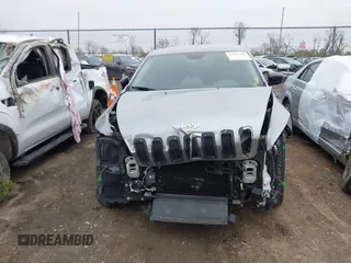 2016 Jeep Cherokee Sport with VIN 1C4PJMAB7GW276671, listed as a IAAI auction lot 42016498 with 201,410 mi miles. Bid and sale history available at carsss.com. Image 13.