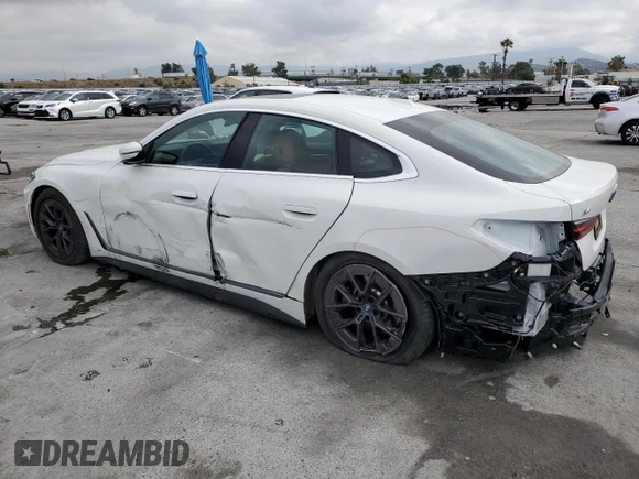 2024 BMW i4 eDrive35 z VIN WBY43AW05RFT14046, wystawiony jako Copart lot #54940645 z przebiegiem 6 456 mil mil oraz Szkoda całkowita • Salvage title. Historia ofert i sprzedaży dostępna na DreamBid. Obrazek 2.