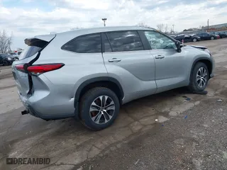 2023 Toyota Highlander Hybrid XLE with VIN 5TDKBRCH5PS121526, listed as a IAAI auction lot 41897097 with 26,704 mi miles. Bid and sale history available at carsss.com. Image 4.