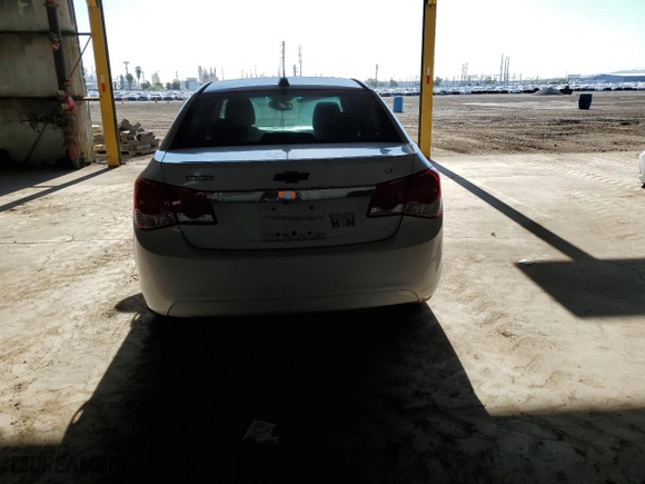 2015 Chevrolet Cruze LT with VIN 1G1PC5SB2F7169415, listed as a Copart auction lot 53782945 with 50,677 mi miles and Clean Title. Bid and sale history available at carsss.com. Image 6.