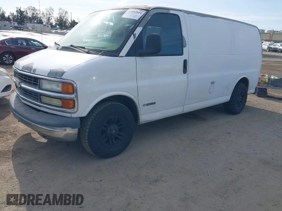 2002 Chevrolet City Express Cargo z VIN 1GCEG15W121226906, wystawiony jako IAAI lot #41882849 z przebiegiem 184 790 mil mil oraz . Historia ofert i sprzedaży dostępna na DreamBid. Obrazek 2.