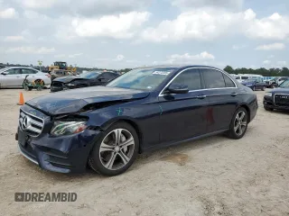 2017 Mercedes-Benz E 300 Luxury с VIN WDDZF4KB2HA128313, выставлен на аукционе Copart как лот 54372285 с пробегом 60 484 миль миль и Списание • Salvage title. История ставок и продаж доступна на DreamBid. Изображение 1.