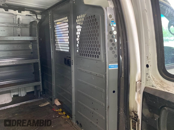 2015 Chevrolet Express Cargo z VIN 1GCWGFCF6F1181729, wystawiony jako IAAI lot #42571653 z przebiegiem 162 943 mil mil oraz . Historia ofert i sprzedaży dostępna na DreamBid. Obrazek 29.
