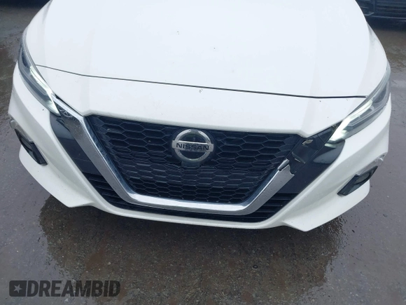 2020 Nissan Altima Platinum with VIN 1N4BL4FV5LN300639, listed as a IAAI auction lot 41571043 with 52,641 mi miles and . Bid and sale history available at carsss.com. Image 6.
