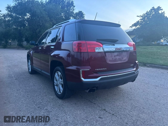 2017 GMC Terrain SLT z VIN 2GKFLUE34H6192039, wystawiony jako Copart lot #60246395 z przebiegiem 146 486 mil mil oraz Czysty tytuł • Clean title. Historia ofert i sprzedaży dostępna na DreamBid. Obrazek 3.