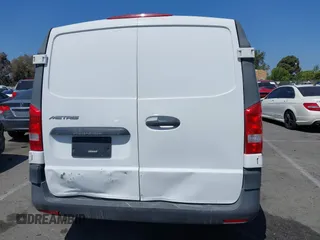 2020 Mercedes-Benz Metris Cargo z VIN WD3PG2EA2L3674302, wystawiony jako IAAI lot #42314117 z przebiegiem 116 502 mil mil oraz . Historia ofert i sprzedaży dostępna na DreamBid. Obrazek 16.