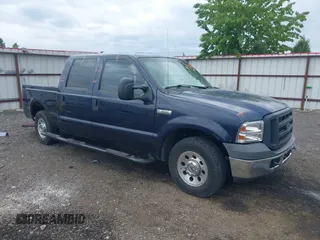 2005 Ford F-250 XL z VIN 1FTSW20585EC92084, wystawiony jako IAAI lot #42333523 z przebiegiem 228 500 mil mil oraz . Historia ofert i sprzedaży dostępna na DreamBid. Obrazek 1.