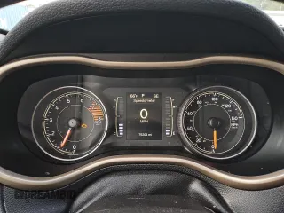 2017 Jeep Cherokee Altitude z VIN 1C4PJLAS5HW593487, wystawiony jako Copart lot #56229345 z przebiegiem 75 204 mil mil oraz Czysty tytuł • Clean title. Historia ofert i sprzedaży dostępna na DreamBid. Obrazek 9.