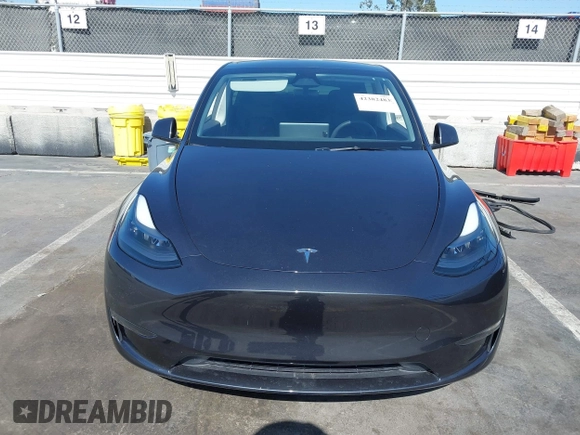 2024 Tesla Model Y с VIN 7SAYGDED9RF091854, выставлен на аукционе IAAI как лот 42382483 с пробегом 14 805 миль миль и . История ставок и продаж доступна на DreamBid. Изображение 12.