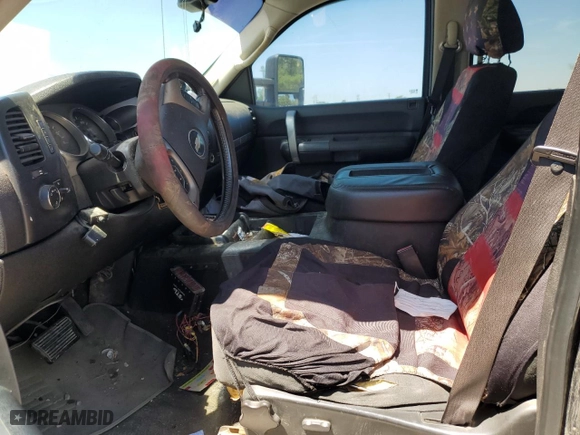 2008 Chevrolet Silverado 2500HD Work Truck with VIN 1GCHK23K48F138008, listed as a Copart auction lot 56018814 with 0 mi miles and Salvage Title. Bid and sale history available at carsss.com. Image 7.