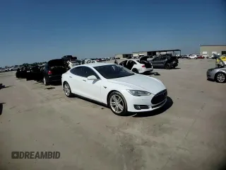 2014 Tesla Model S 60 с VIN 5YJSA1H16EFP45983, выставлен на аукционе Copart как лот 52256635 с пробегом 159 948 миль миль и Списание • Salvage title. История ставок и продаж доступна на DreamBid. Изображение 11.