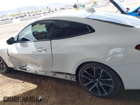 2021 BMW 4 Series M440i xDrive with VIN WBA13AR09MCF74685, listed as a IAAI auction lot 41881537 with 43,400 mi miles and . Bid and sale history available at DreamBid. Image 14.