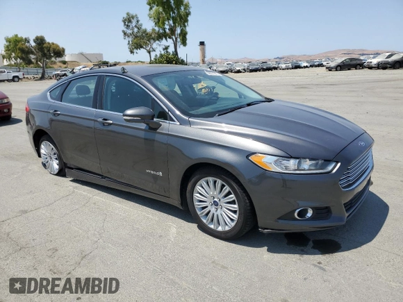 2016 Ford Fusion SE Hybrid with VIN 3FA6P0LU9GR166408, listed as a Copart auction lot 59931995 with 104,560 mi miles and Salvage title. Bid and sale history available at DreamBid. Image 4.