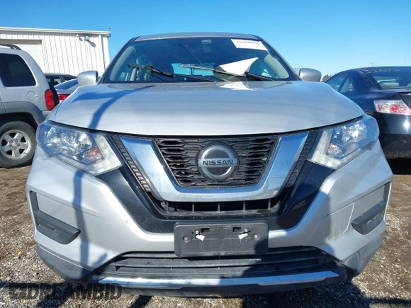 2019 Nissan Rogue SV with VIN KNMAT2MV9KP528451, listed as a IAAI auction lot 41680976 with 117,235 mi miles. Bid and sale history available at carsss.com. Image 13.