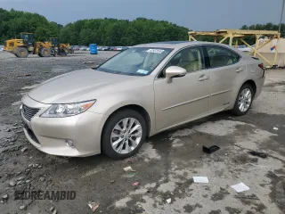 2013 Lexus ES 300h with VIN JTHBW1GG2D2006469, listed as a Copart auction lot 62922655 with 157,817 mi miles and Salvage title. Bid and sale history available at DreamBid. Image 1.