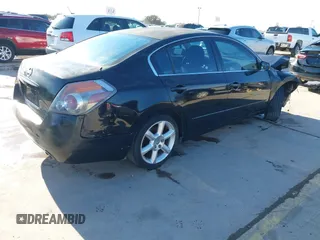 2010 Nissan Altima 2.5 S with VIN 1N4AL2AP5AN402870, listed as a IAAI auction lot 41409655 with 174,640 mi miles. Bid and sale history available at carsss.com. Image 4.