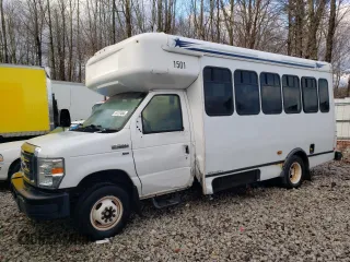 2016 Ford Econoline Commercial with VIN 1FDEE3FL1GDC05125, listed as a Copart auction lot 85723484 with 173,835 mi miles and Salvage Title. Bid and sale history available at carsss.com. Image 2.