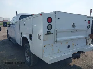 2016 Ford F-250 Lariat with VIN 1FT7W2BT4GEB62761, listed as a IAAI auction lot 42350809 with 261,475 mi miles and . Bid and sale history available at DreamBid. Image 3.