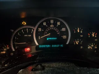 2004 Cadillac Escalade EXT z VIN 3GYEK62N34G324955, wystawiony jako Copart lot #87479764 z przebiegiem 218 127 mil mil oraz Szkody całkowita. Historia ofert i sprzedaży dostępna na DreamBid. Obrazek 9.