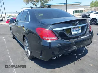 2015 Mercedes-Benz C 300 z VIN 55SWF4JB4FU074983, wystawiony jako IAAI lot #42349846 z przebiegiem 121 438 mil mil oraz . Historia ofert i sprzedaży dostępna na DreamBid. Obrazek 3.