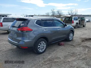 2017 Nissan Rogue SL z VIN JN8AT2MV7HW025973, wystawiony jako IAAI lot #42000657 z przebiegiem 131 762 mil mil oraz . Historia ofert i sprzedaży dostępna na DreamBid. Obrazek 4.