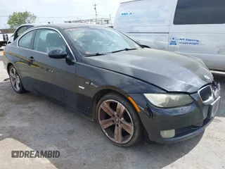 2008 BMW 3 Series 328xi z VIN WBAWC33578PD08442, wystawiony jako IAAI lot #42120947 z przebiegiem 137 077 mil mil oraz . Historia ofert i sprzedaży dostępna na DreamBid. Obrazek 1.