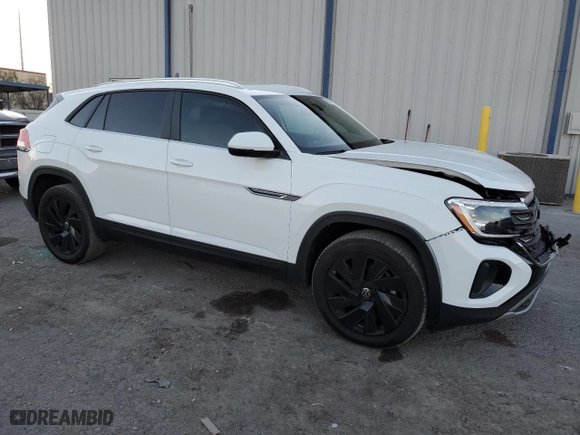 2024 Volkswagen Atlas Cross Sport 2.0T SE w/Technology with VIN 1V2KE2CA4RC239068, listed as a Copart auction lot 88169345 with 6,318 mi miles and Salvage Title. Bid and sale history available at carsss.com. Image 4.