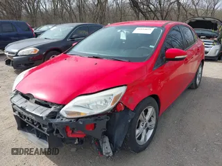 2013 Ford Focus SE with VIN 1FADP3F24DL260760, listed as a IAAI auction lot 41854075 with 125,410 mi miles. Bid and sale history available at carsss.com. Image 2.