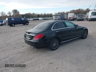 2015 Mercedes-Benz C-Class C 300 Luxury with VIN 55SWF4KB5FU020462, listed as a IAAI auction lot 40770678 with 136,442 mi miles. Bid and sale history available at carsss.com. Image 4.