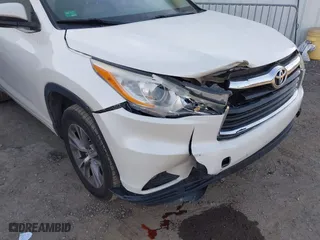 2014 Toyota Highlander XLE with VIN 5TDKKRFH9ES034849, listed as a IAAI auction lot 41792720 with 171,521 mi miles. Bid and sale history available at carsss.com. Image 6.