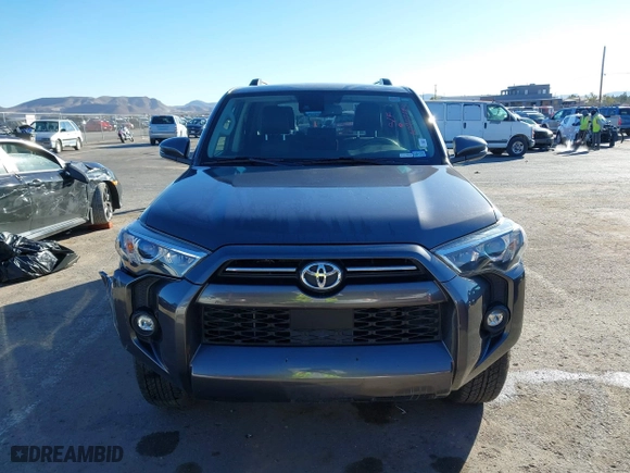 2022 Toyota 4Runner SR5 Premium with VIN JTENU5JR3N5999286, listed as a IAAI auction lot 40907443 with 53,960 mi miles. Bid and sale history available at carsss.com. Image 13.