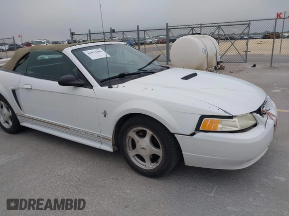2001 Ford Mustang Deluxe с VIN 1FAFP44471F226003, выставлен на аукционе IAAI как лот 42079409 с пробегом 145 021 миль миль и . История ставок и продаж доступна на DreamBid. Изображение 12.
