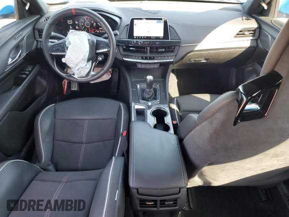 2022 Cadillac CT4-V Blackwing z VIN 1G6D65RP6N0460397, wystawiony jako Copart lot #77489664 z przebiegiem 6777 mil mil oraz Szkody całkowita. Historia ofert i sprzedaży dostępna na DreamBid. Obrazek 8.