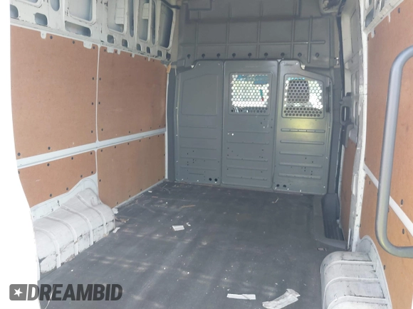 2013 Nissan NV Cargo SV z VIN 1N6BF0LY9DN114044, wystawiony jako IAAI lot #39906440 z przebiegiem 238 850 mil mil oraz . Historia ofert i sprzedaży dostępna na DreamBid. Obrazek 15.