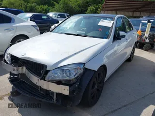 2009 Mercedes-Benz C 300 Sport z VIN WDDGF54X79R074158, wystawiony jako IAAI lot #42353528 z przebiegiem 158 122 mil mil oraz . Historia ofert i sprzedaży dostępna na DreamBid. Obrazek 2.