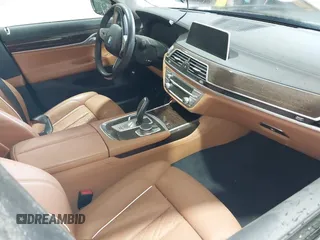 2022 BMW 7 Series 740i with VIN WBA7T2C07NCH14971, listed as a IAAI auction lot 41772487 with 28,382 mi miles. Bid and sale history available at carsss.com. Image 5.