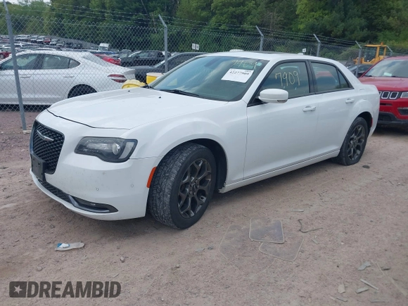2015 Chrysler 300 S z VIN 2C3CCAGG1FH892300, wystawiony jako IAAI lot #42277909 z przebiegiem 102 538 mil mil oraz . Historia ofert i sprzedaży dostępna na DreamBid. Obrazek 22.