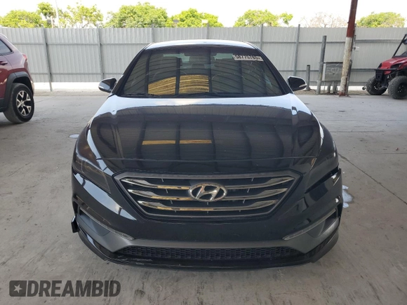 2015 Hyundai Sonata Limited z VIN 5NPE34AB1FH093076, wystawiony jako Copart lot #58775785 z przebiegiem 117 174 mil mil oraz Czysty tytuł • Clean title. Historia ofert i sprzedaży dostępna na DreamBid. Obrazek 5.