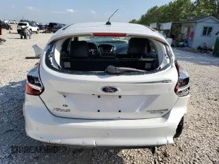 2014 Ford Focus Titanium z VIN 1FADP3N27EL161613, wystawiony jako Copart lot #56166805 z przebiegiem 140 336 mil mil oraz Szkoda całkowita • Salvage title. Historia ofert i sprzedaży dostępna na DreamBid. Obrazek 6.