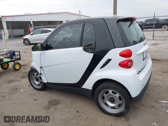 2009 Smart fortwo Pure z VIN WMEEJ31X39K314325, wystawiony jako IAAI lot #41607981 z przebiegiem 59 684 mil mil oraz . Historia ofert i sprzedaży dostępna na DreamBid. Obrazek 14.