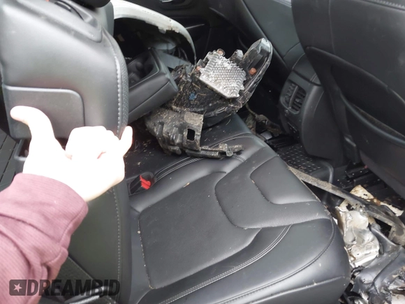 2020 Jeep Cherokee Altitude with VIN 1C4PJMLXXLD635994, listed as a IAAI auction lot 42074726 with 25,766 mi miles and . Bid and sale history available at DreamBid. Image 8.