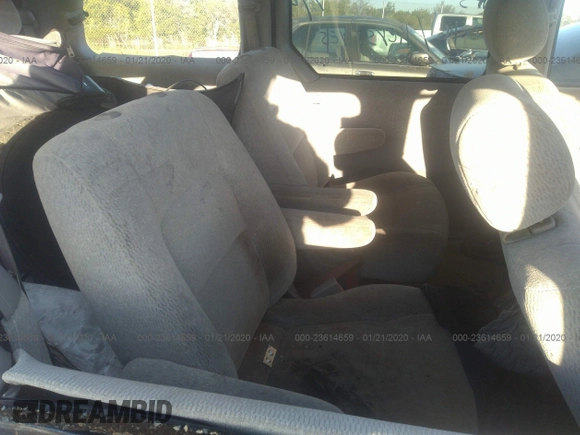 2005 Kia Sedona LX with VIN KNDUP132856700529, listed as a IAAI auction lot 41211965 with 83,460 mi miles. Bid and sale history available at carsss.com. Image 8.