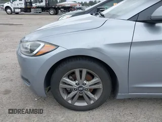 2017 Hyundai Elantra SE z VIN 5NPD84LF8HH202097, wystawiony jako IAAI lot #42283307 z przebiegiem 94 568 mil mil oraz . Historia ofert i sprzedaży dostępna na DreamBid. Obrazek 6.
