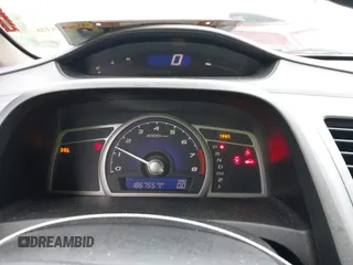 2010 Honda Civic LX with VIN 19XFA1F58AE086425, listed as a IAAI auction lot 42225137 with 186,755 mi miles and . Bid and sale history available at DreamBid. Image 7.