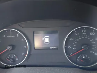 2021 Kia Seltos LX z VIN KNDEPCAA9M7076887, wystawiony jako IAAI lot #41708045 z przebiegiem 39 497 mil mil oraz . Historia ofert i sprzedaży dostępna na DreamBid. Obrazek 7.