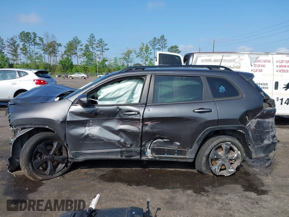 2016 Jeep Cherokee Latitude with VIN 1C4PJMCS9GW103845, listed as a IAAI auction lot 41933274 with 177,472 mi miles and . Bid and sale history available at carsss.com. Image 15.