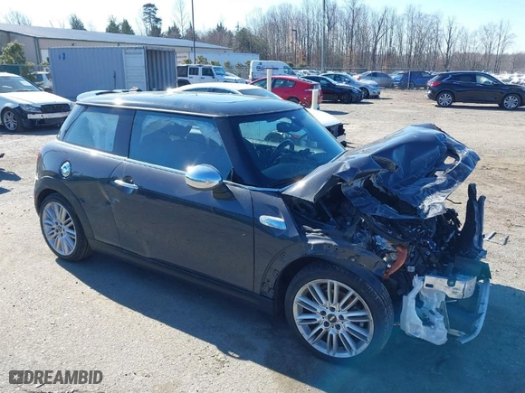 2015 MINI Cooper Hardtop S with VIN WMWXP7C53F2A38104, listed as a IAAI auction lot 41639860 with NaN miles. Bid and sale history available at carsss.com. Image 1.